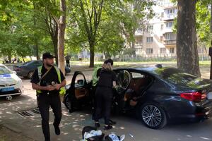 В результате стрельбы два человека получили огнестрельные ранения