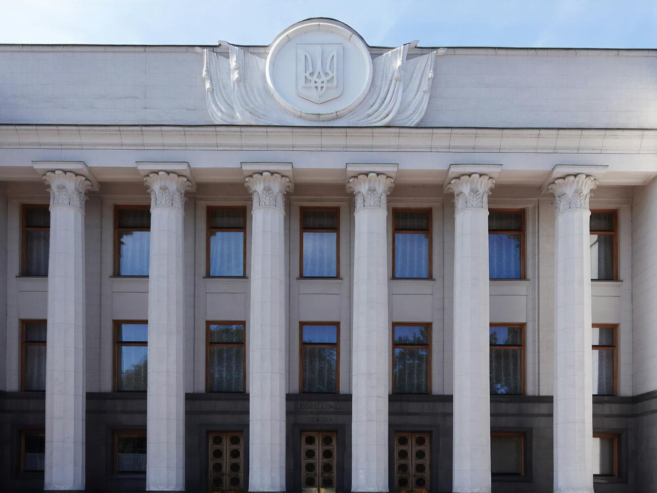Инвесторы призывают народных депутатов предоставить им возможность достроить "зеленые" электростанции
