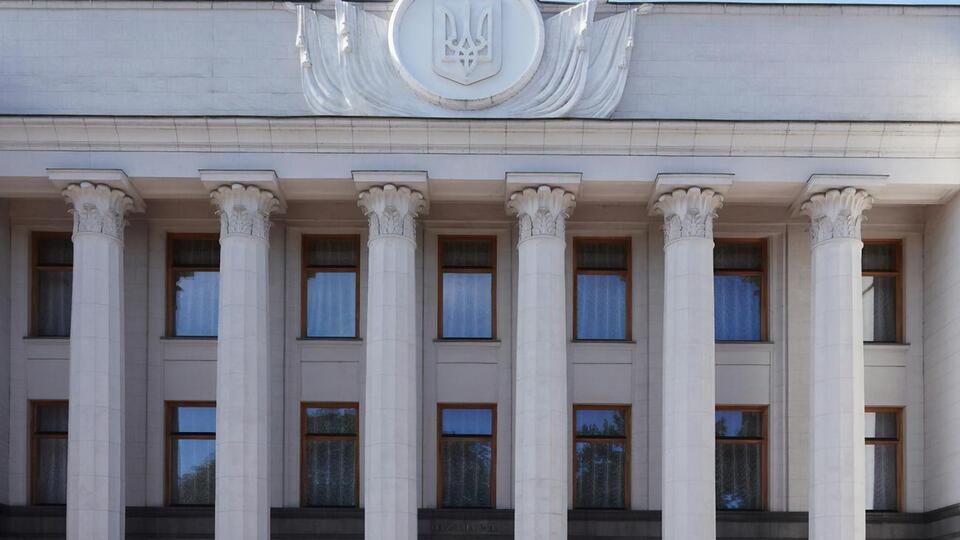 Инвесторы призывают народных депутатов предоставить им возможность достроить "зеленые" электростанции