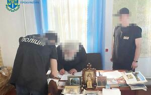 По версии следствия, руководитель и секретарь одной из епархий УПЦ МП изготовляли печатную продукцию, которая "разжигает религиозную рознь"