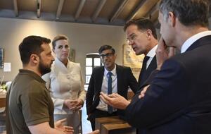 Участники встречи договорились начать обучение украинских пилотов на F-16 в ближайшее время