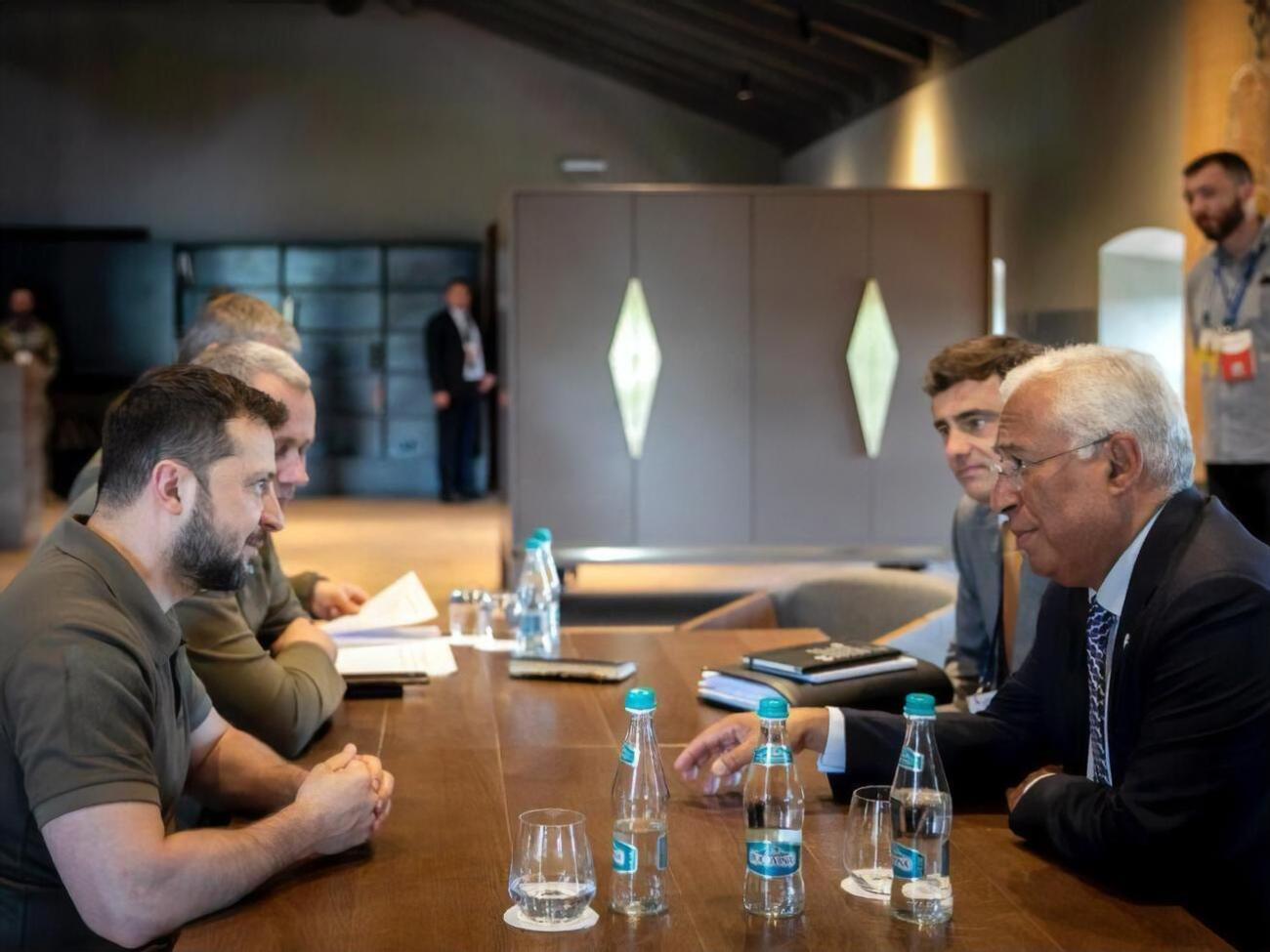 Встреча прошла в рамках&nbsp;саммита Европейского политического сообщества&nbsp;в Молдове