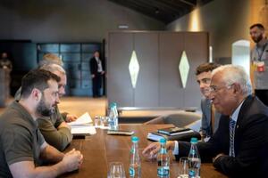 Встреча прошла в рамках саммита Европейского политического сообщества в Молдове