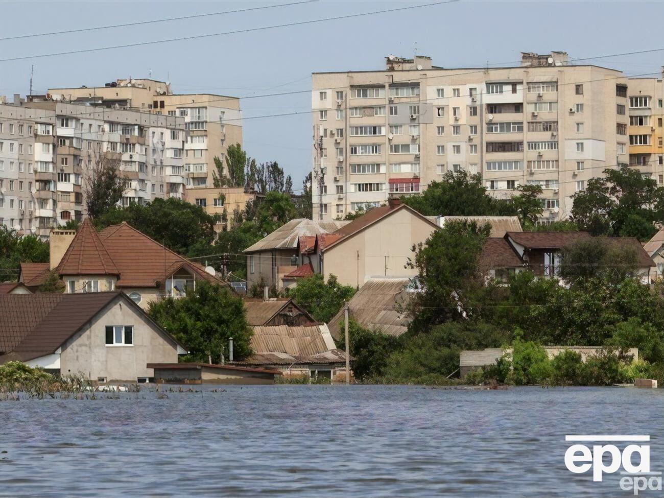 На правому березі затопленими залишаються понад 35 населених пунктів