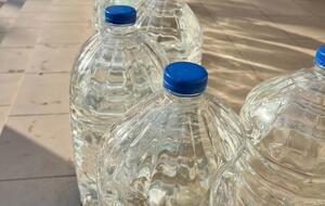 Мы привезли в Херсон три тонны воды, и этого сокрушительно мало. Это капля в море потребностей