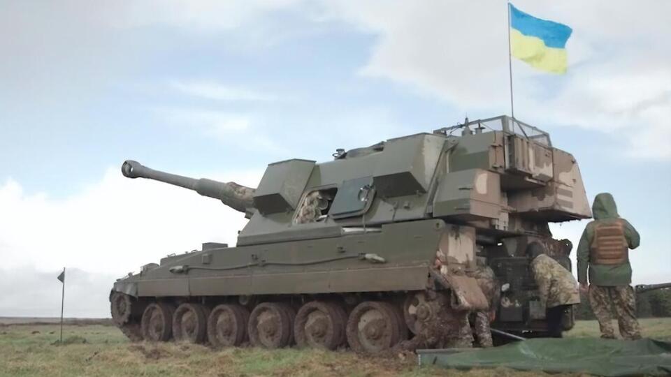 Українські військові вчилися працювати з танками Challenger 2 і самохідними артилерійськими установками AS90