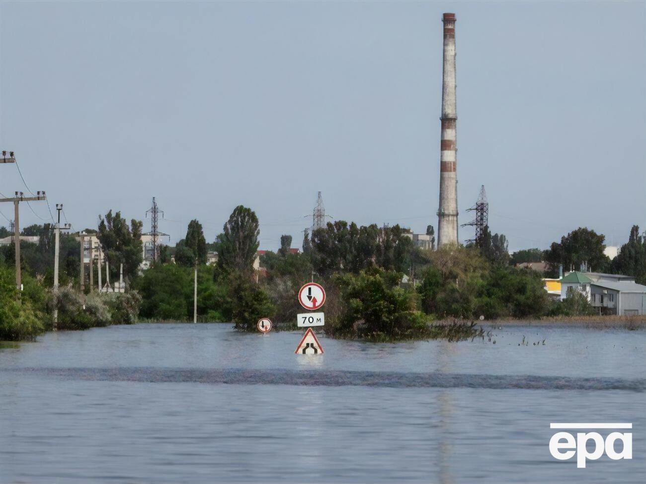 По данным Прокудина, еще подтоплены 46 населенных пунктов по обоим берегам Днепра