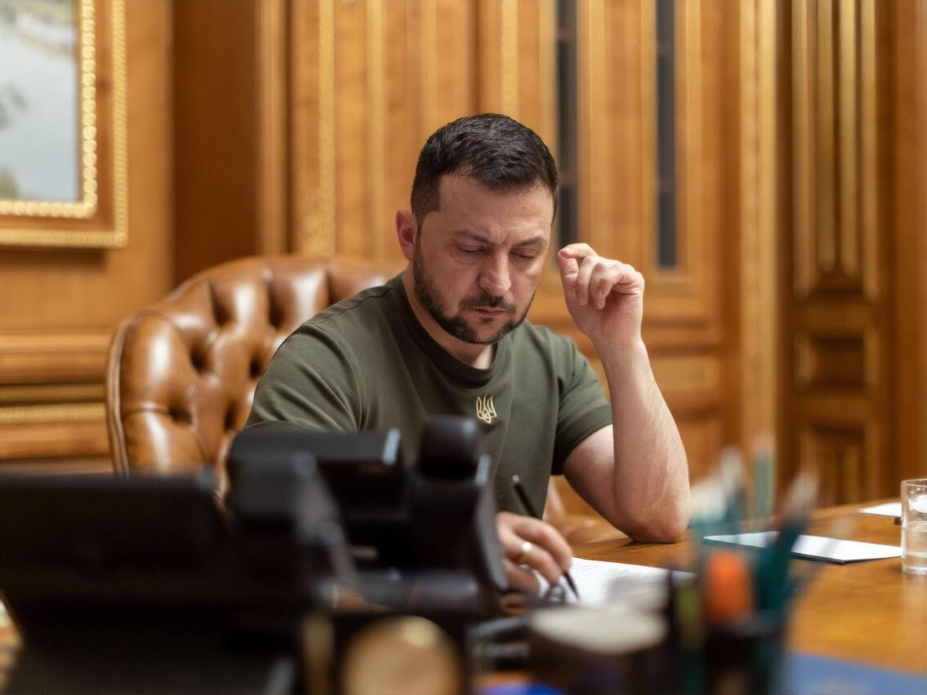 Указ, підписаний президентом, набуває чинності від дня опублікування