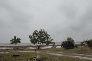 Глава МВС обговорив із місцевою владою наслідки підриву Каховської ГЕС