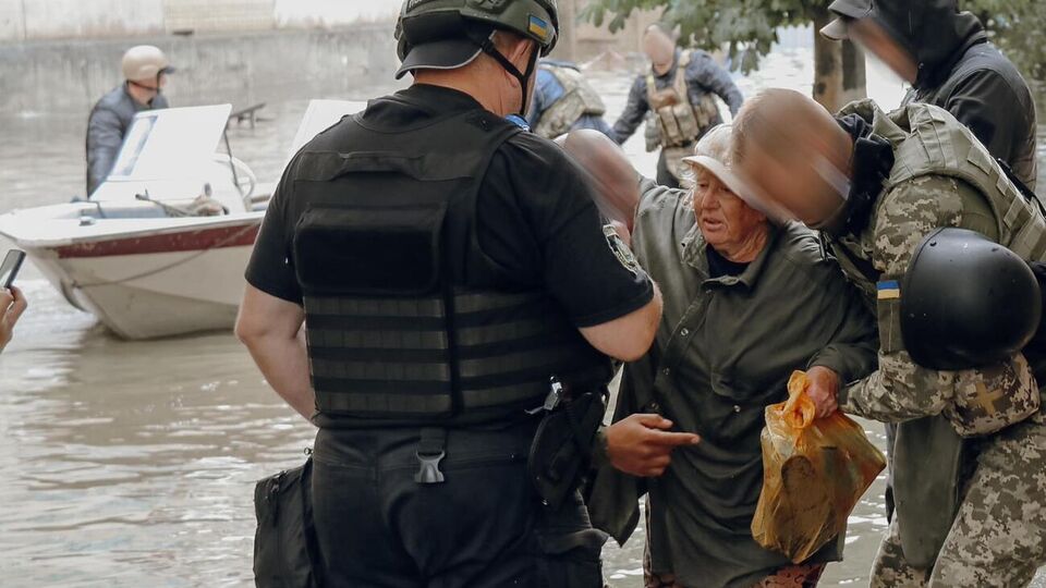 11 червня окупанти обстріляли цивільних, яких евакуювали з лівого берега до Херсона