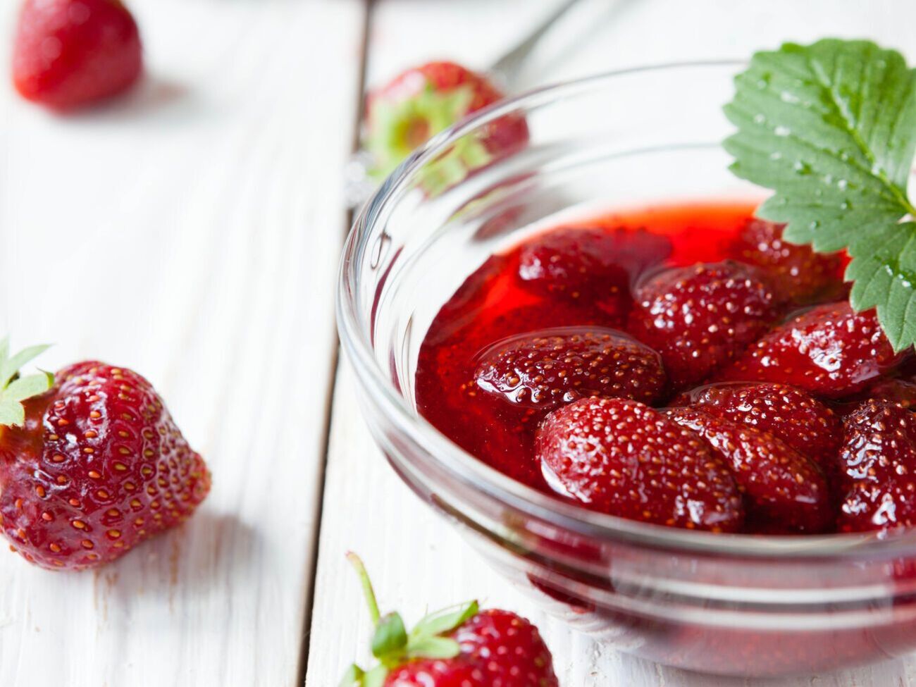 Для варенья понадобится сочная клубника