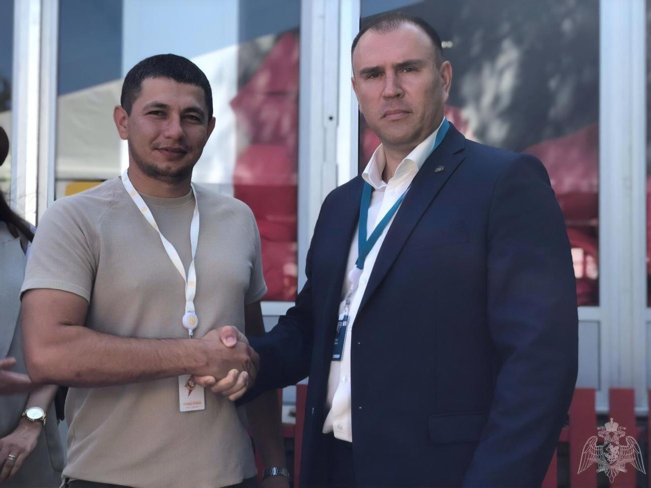 Юдіна (ліворуч) підозрюють у стрільбі по українських полонених за відмову спілкуватися російською