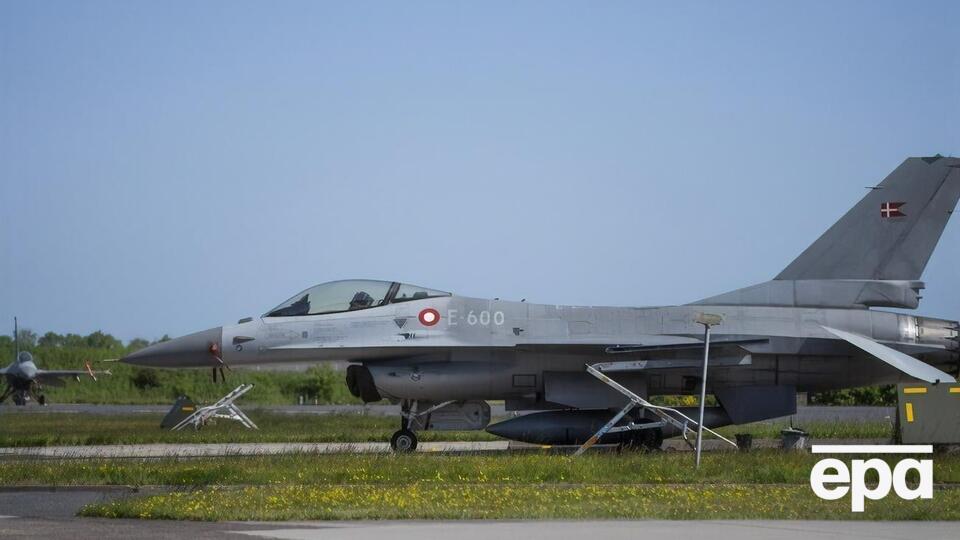 Українські пілоти навчатимуться керувати F-16 приблизно шість місяців, сказала міністерка оборони Нідерландів