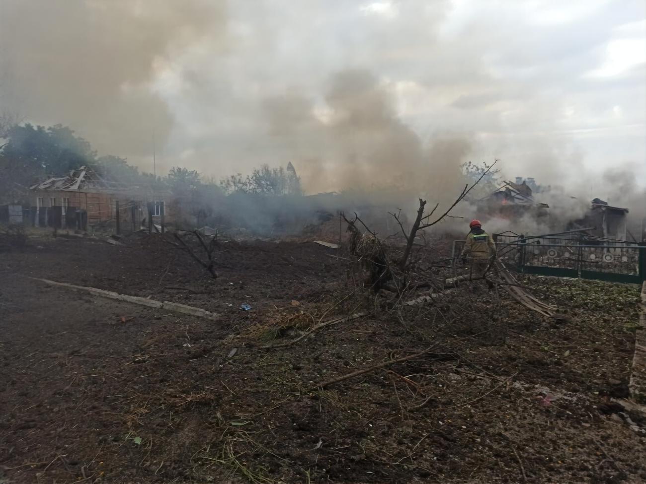 Последствия одного из авиаударов по Орехову