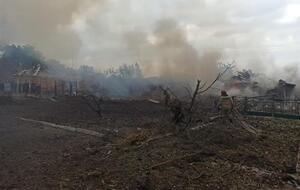 Последствия одного из авиаударов по Орехову