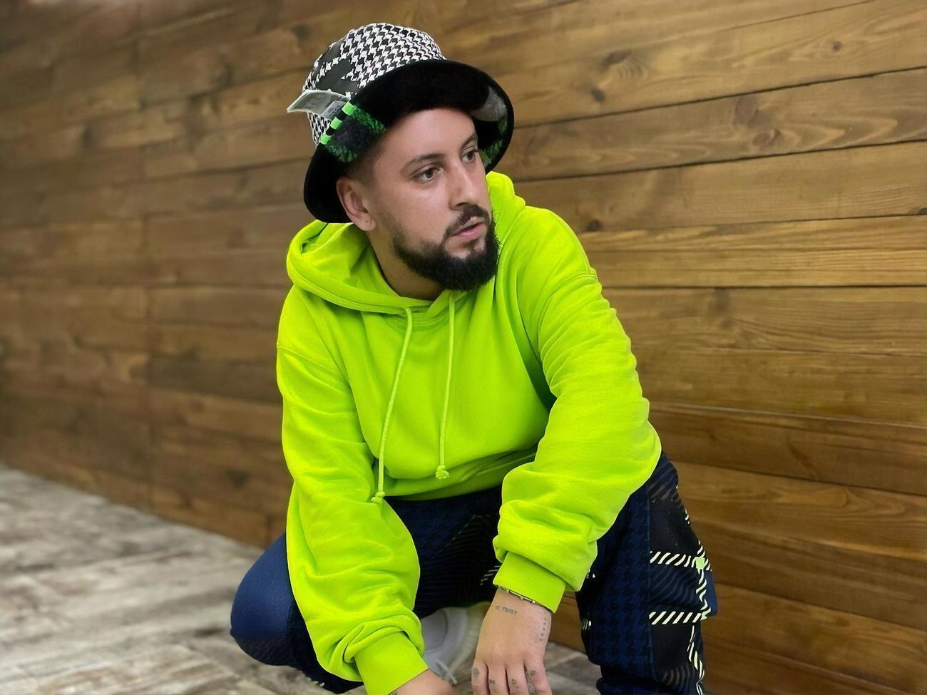 Monatik: После первых пяти концертов благотворительного тура "Art Оборона" вместе с фондом "Твоя Опора" мы отправили фуру гуманитарной помощи в Херсонскую область