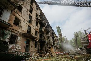 Під вогонь окупантів потрапили п'ятиповерховий житловий будинок, приватні підприємства й кілька інших об'єктів у Кривому Розі, повідомляли у Дніпропетровській ОВА