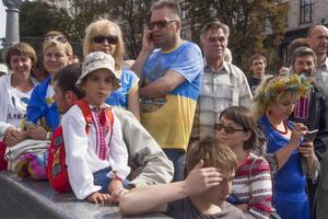 Большинство украинцев, принявших участие в опросе, не видят притеснений русского языка