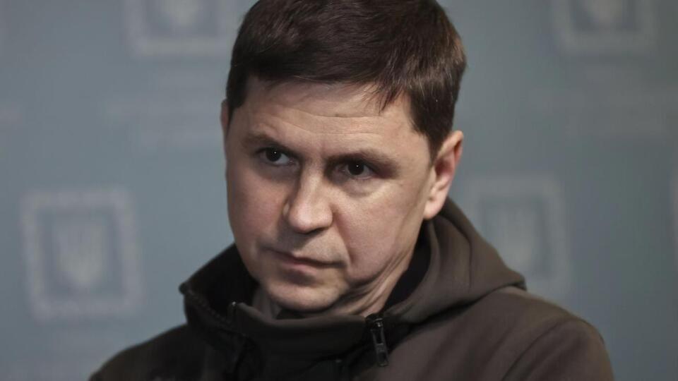 Подоляк пропонує партнерам активніше передавати ЗСУ військову техніку, яку не використовують, оскільки це вигідно всім: Україна озброюється, партнери – переозброюються