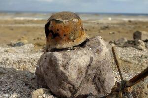 После подрыва Каховской ГЭС на дне Каховского водохранилища находили предметы старины. В Минкульте обеспокоены из-за возможных потерь археологического наследия