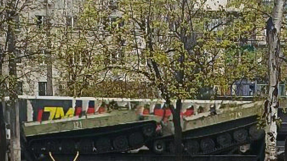 На улицах Мариуполя участники украинского сопротивления фиксируют российскую технику