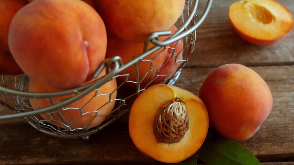 Персики дозревают при комнатной температуре