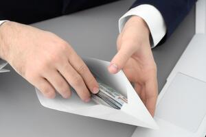 Украинцы считают коррупцию одной из основных проблем в стране