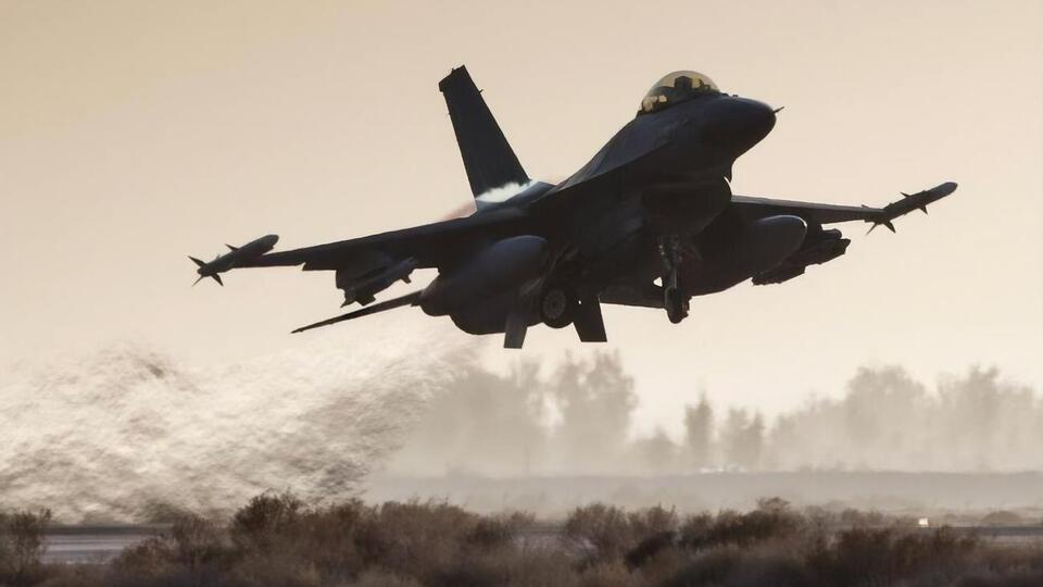 Один із напрямів плану – створення навчального центру з F-16 в одній із країн східного флангу НАТО