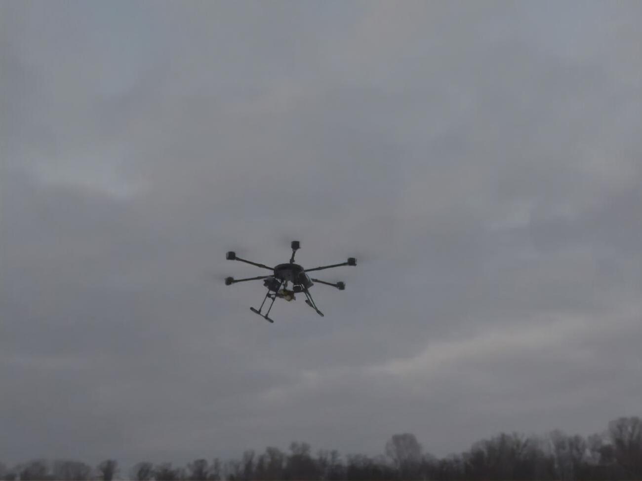 Дрон&nbsp;Vampire может нести 15 кг веса