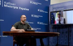 Шмыгаль пообщался с де Кроо