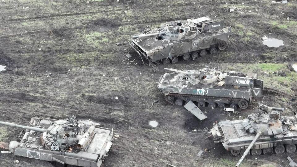 Окупанти щодоби втрачають десятки одиниць бронетехніки на таврійському напрямку, повідомляє Тарнавський