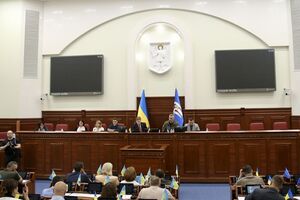 В обращении говорится о возвращении городскому голове права подавать кандидатуры на назначение и увольнение глав районов города Киева
