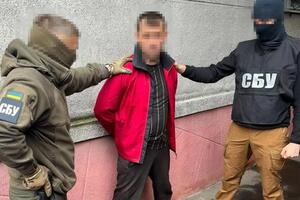 По данным СБУ, фигурант помогал наводить российские С-300 на позиции ВСУ