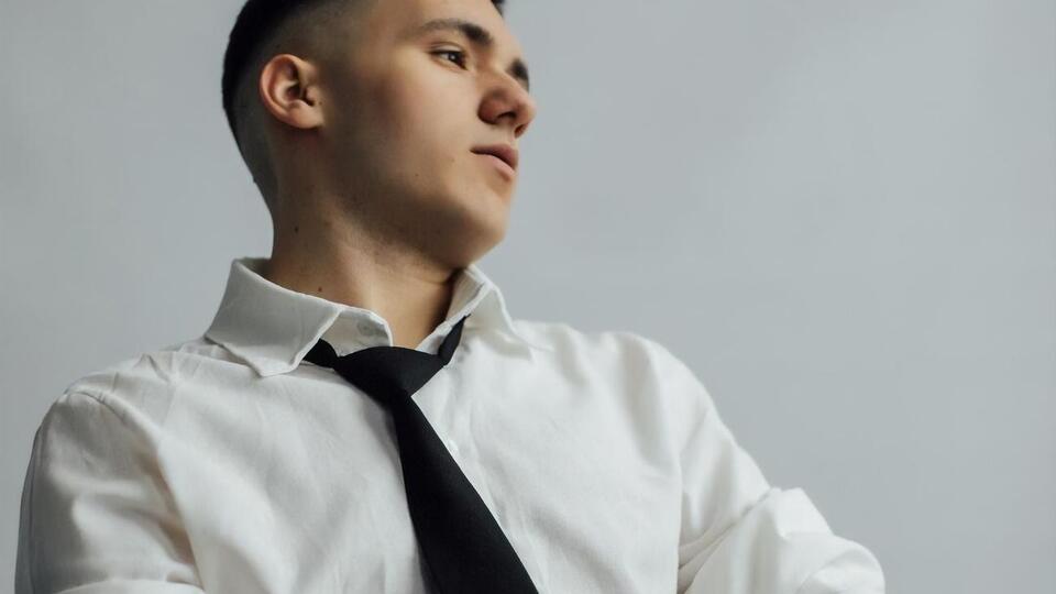 У лютому 2022 року Карпук розпочав сольну кар'єру під псевдонімом Yaktak