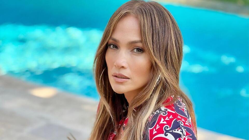 Лопес позировала в нескольких образах