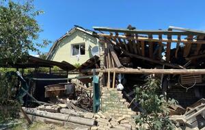 Обломки российской ракеты повредили более 30 домов в Киевской области, отметили в МВД Украины