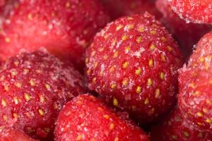 Заморожену полуницю можна зберігати рік