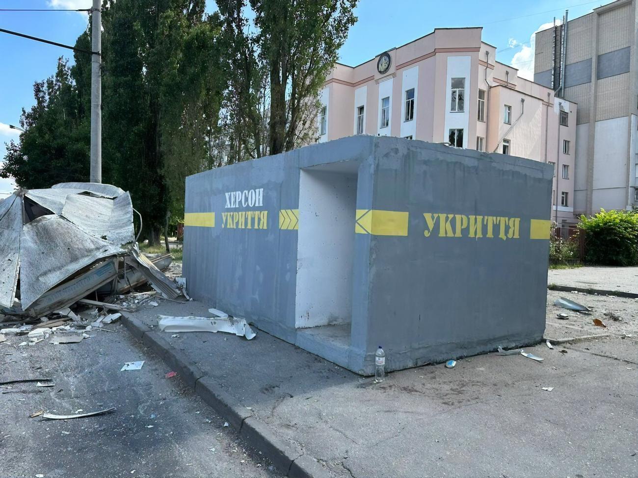 Окупанти почали масово обстрілювати житлові масиви Херсона приблизно о 13.00, повідомляли в обласній прокуратурі