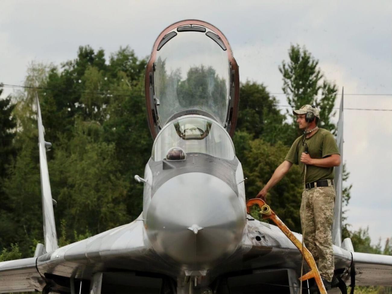 Авиация ВС ВСУ атаковала 14 мест скопления живой силы российских оккупантов за сутки