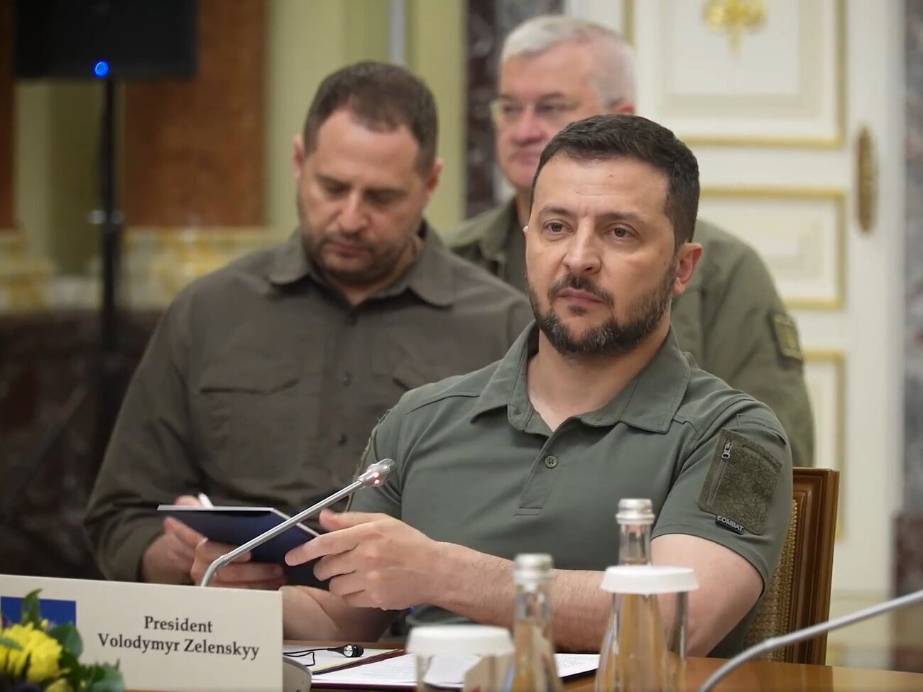 Зеленский сообщил, что на встрече с лидерами африканских стран говорил о пути достижения "настоящего и справедливого мира" в Украине