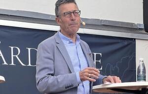 Україну потрібно запросити в НАТО на саміті у Вільнюсі. Не даючи членства, поки триває війна, ви стимулюєте Путіна продовжувати її нескінченно