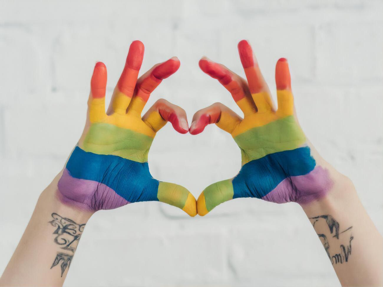 В июне каждый год во всем мире отмечают месяц прайда за права ЛГБТ-сообщества