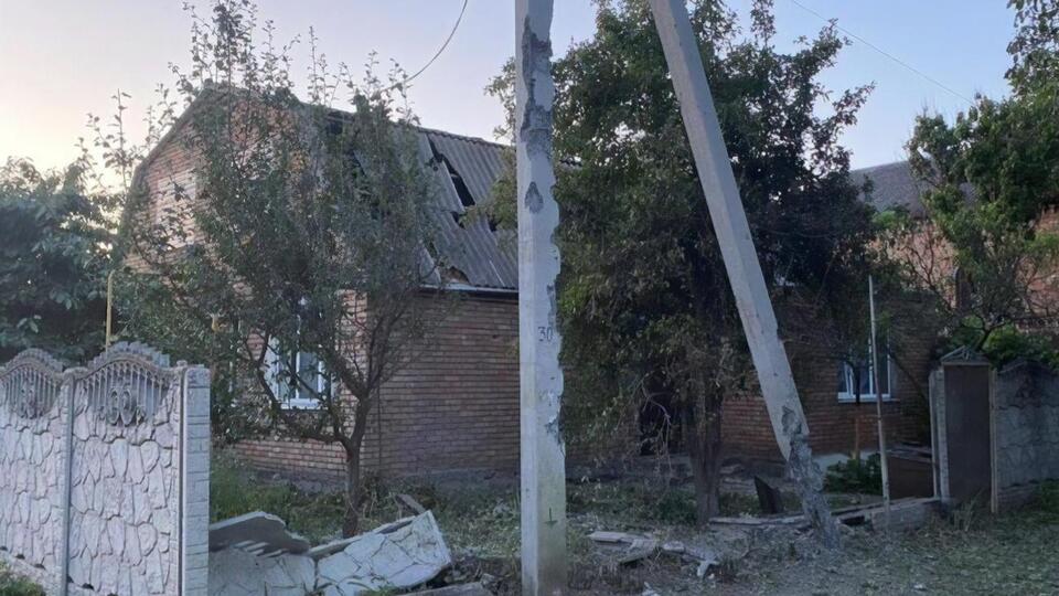 В результате российских обстрелов из реактивных систем залпового огня зафиксированы разрушения инфраструктуры, пострадали мирные жители