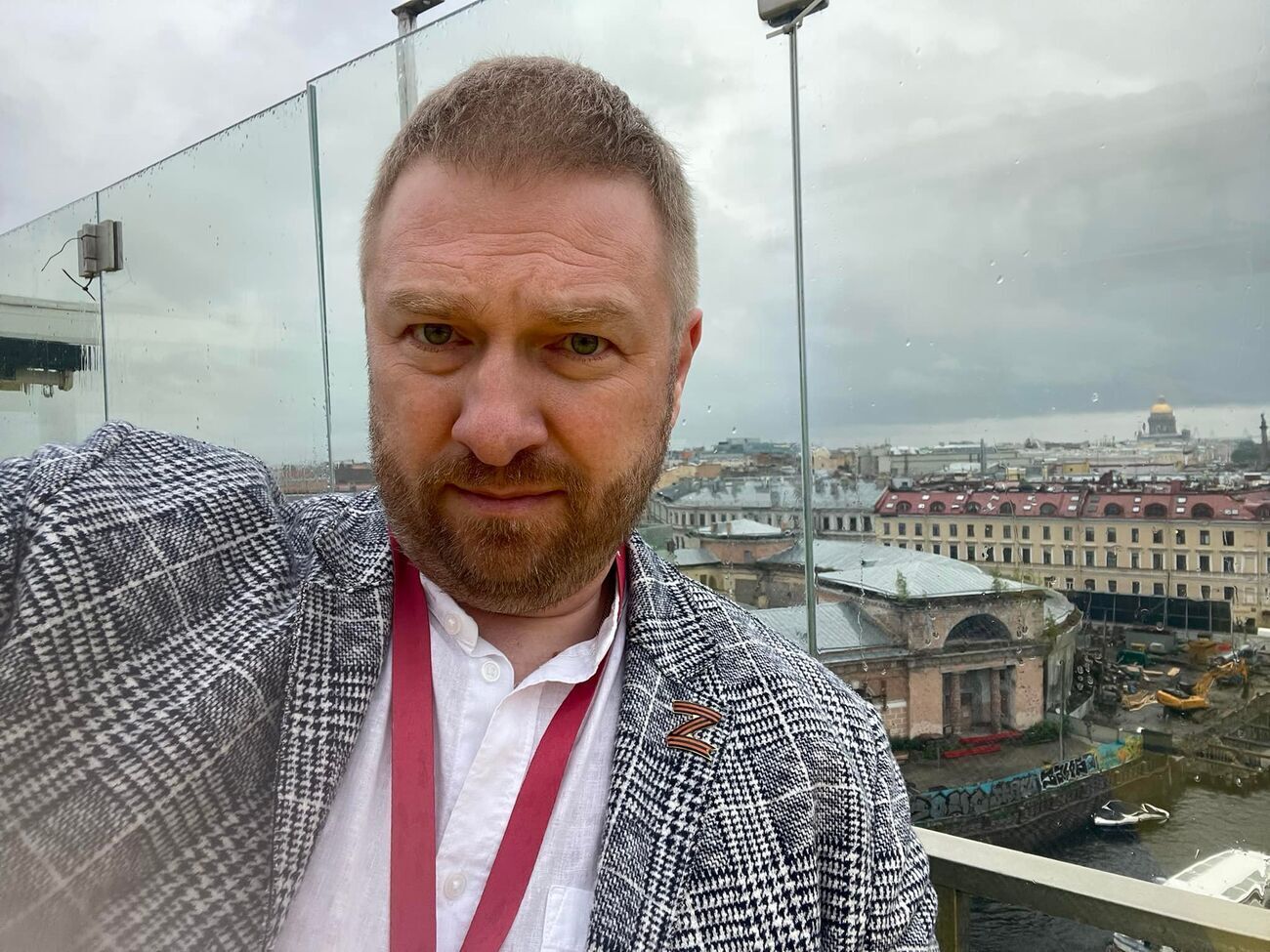 После полномасштабного вторжения Малькевич запустил так называемую ТРК "Таврия" в оккупированном Херсоне на базе захваченного помещения "Суспільного"
