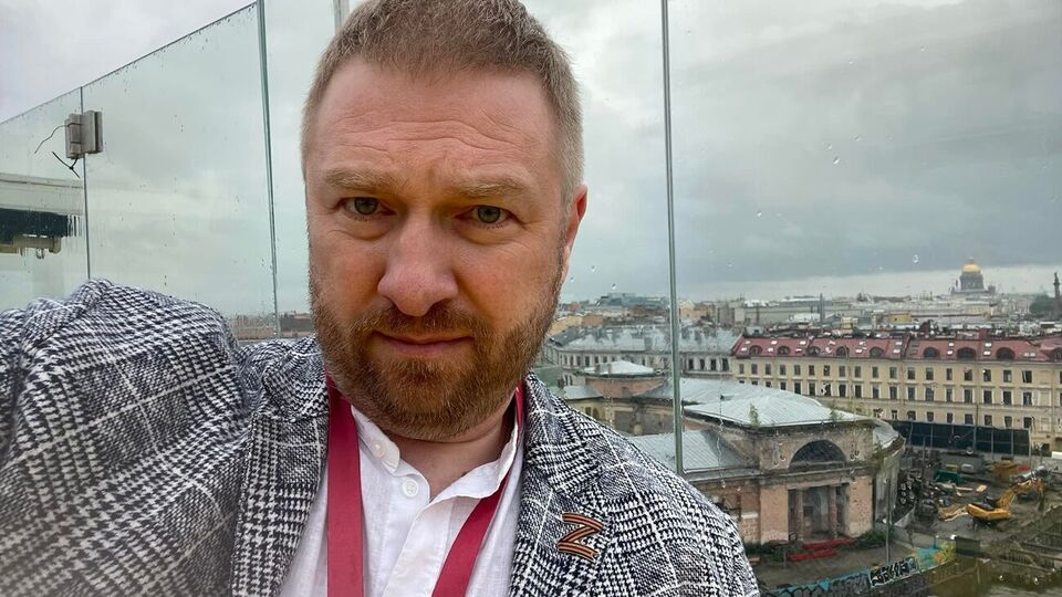 После полномасштабного вторжения Малькевич запустил так называемую ТРК "Таврия" в оккупированном Херсоне на базе захваченного помещения "Суспільного"