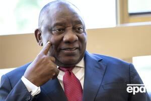 По данным издания Daily Maverick, польская сторона задержала самолет со 120 служащими сопровождения Рамафосы