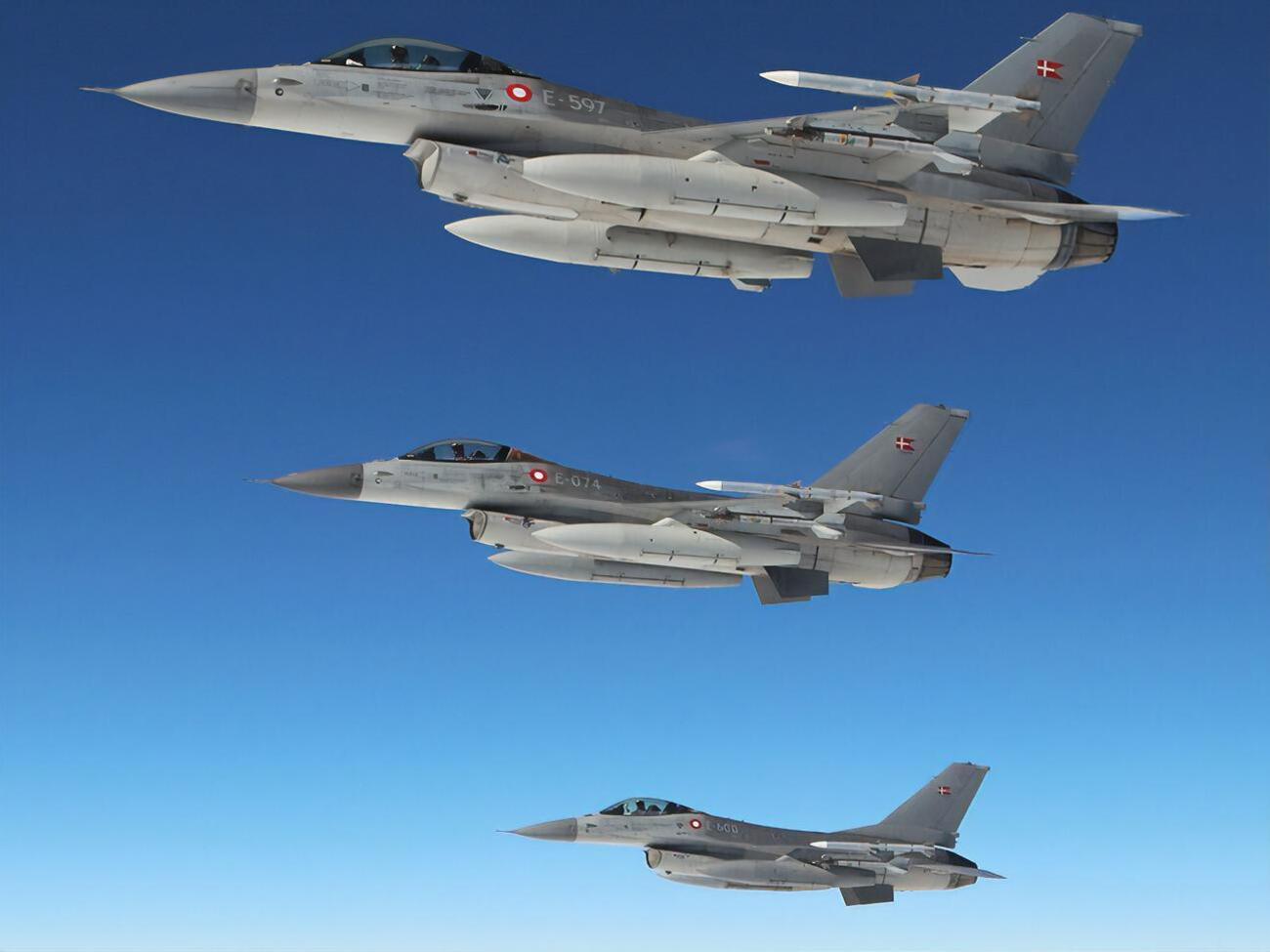 На вооружении Дании есть 43 истребителя F-16, отметили СМИ