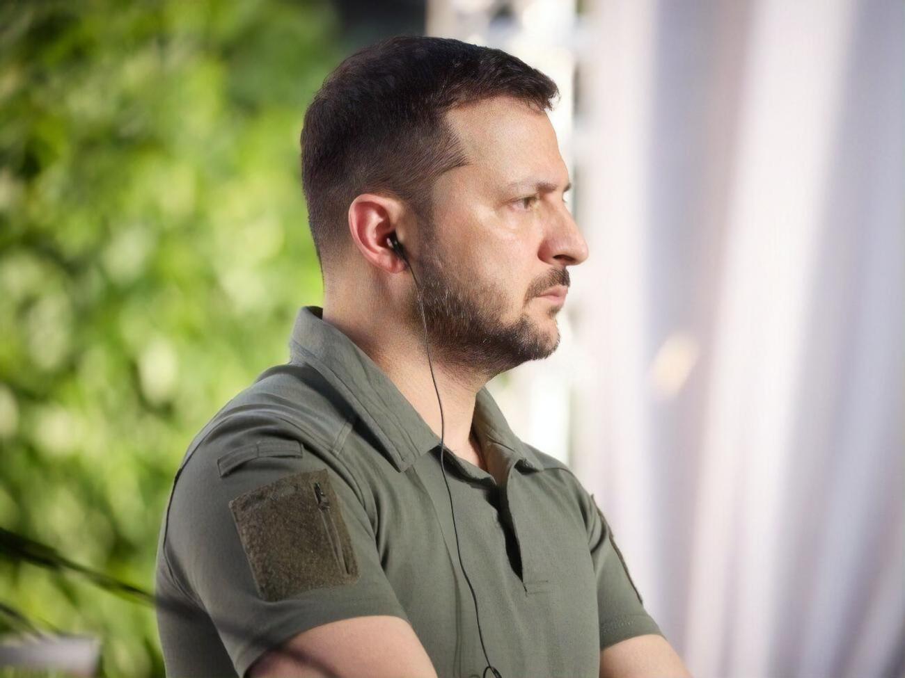 Зеленский поблагодарил всех украинских военных на востоке&nbsp;за "стойкость и меткость"