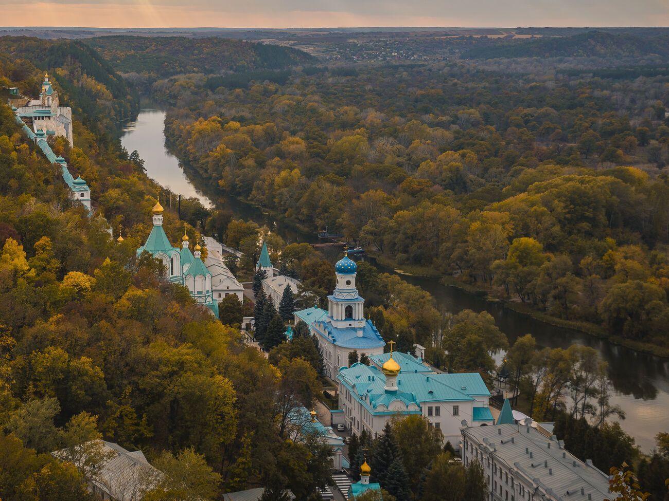 Документи на Лавру потрібно оформити "за законом, по честі і совісті", вважає голова ОВА