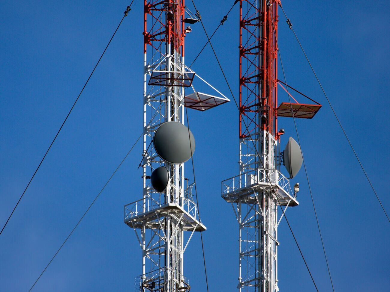 Унаслідок російського артобстрілу в Білопільській громаді пошкоджено телевежу, зазначили в Сумській ОВА